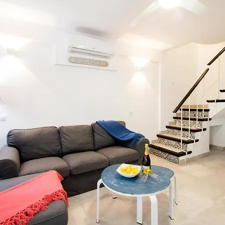 Perfectly Located Beachside In Elviria Apartament