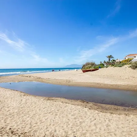 Perfectly Located Beachside In Elviria