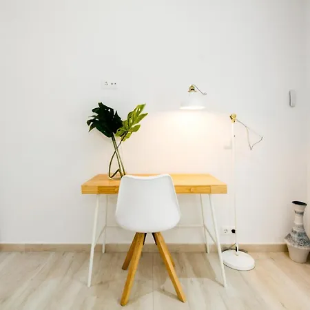 Perfectly Located Beachside In Elviria Lejlighed Marbella