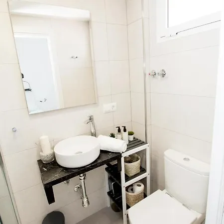 Perfectly Located Beachside In Elviria Appartement