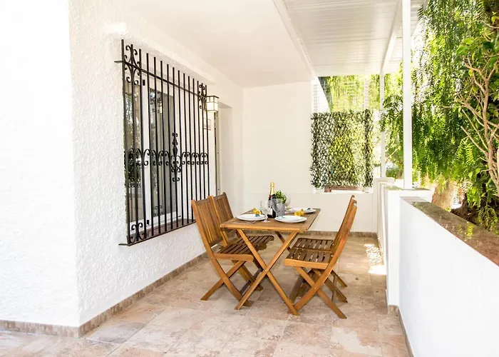 Perfectly Located Beachside In Elviria * マルベーリャ