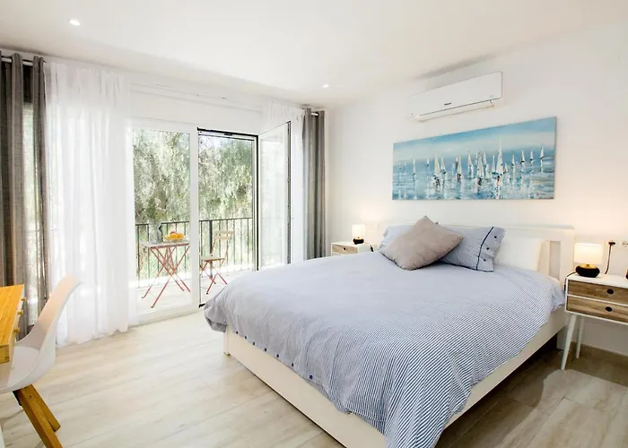 Perfectly Located Beachside In Elviria アパート *