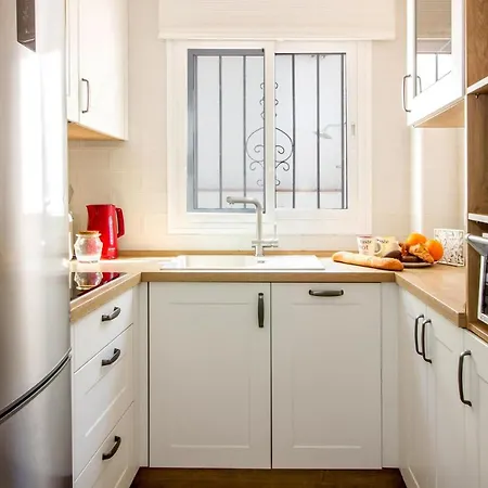 Perfectly Located Beachside In Elviria Apartment *