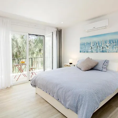Perfectly Located Beachside In Elviria アパート *